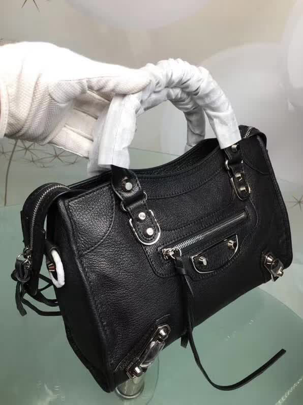 BALENCIAG巴黎世家 原單品質 經典代表作機車包 山羊皮銀邊款 可手提單肩斜跨  BL1050